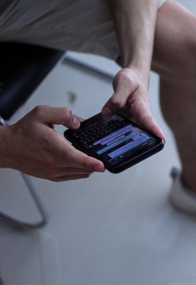 Read more about the article Pengertian Chatbot Dan Fungsi Chatbot Commerce Dalam Bisnis